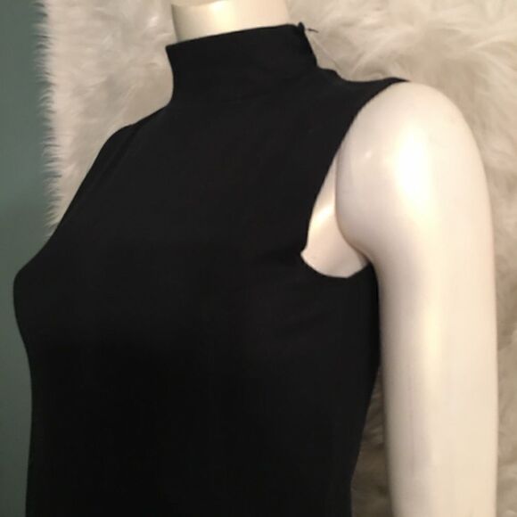 Croft & Barrow Sleeveless high neck Tank Tee - Picture 3 of 8